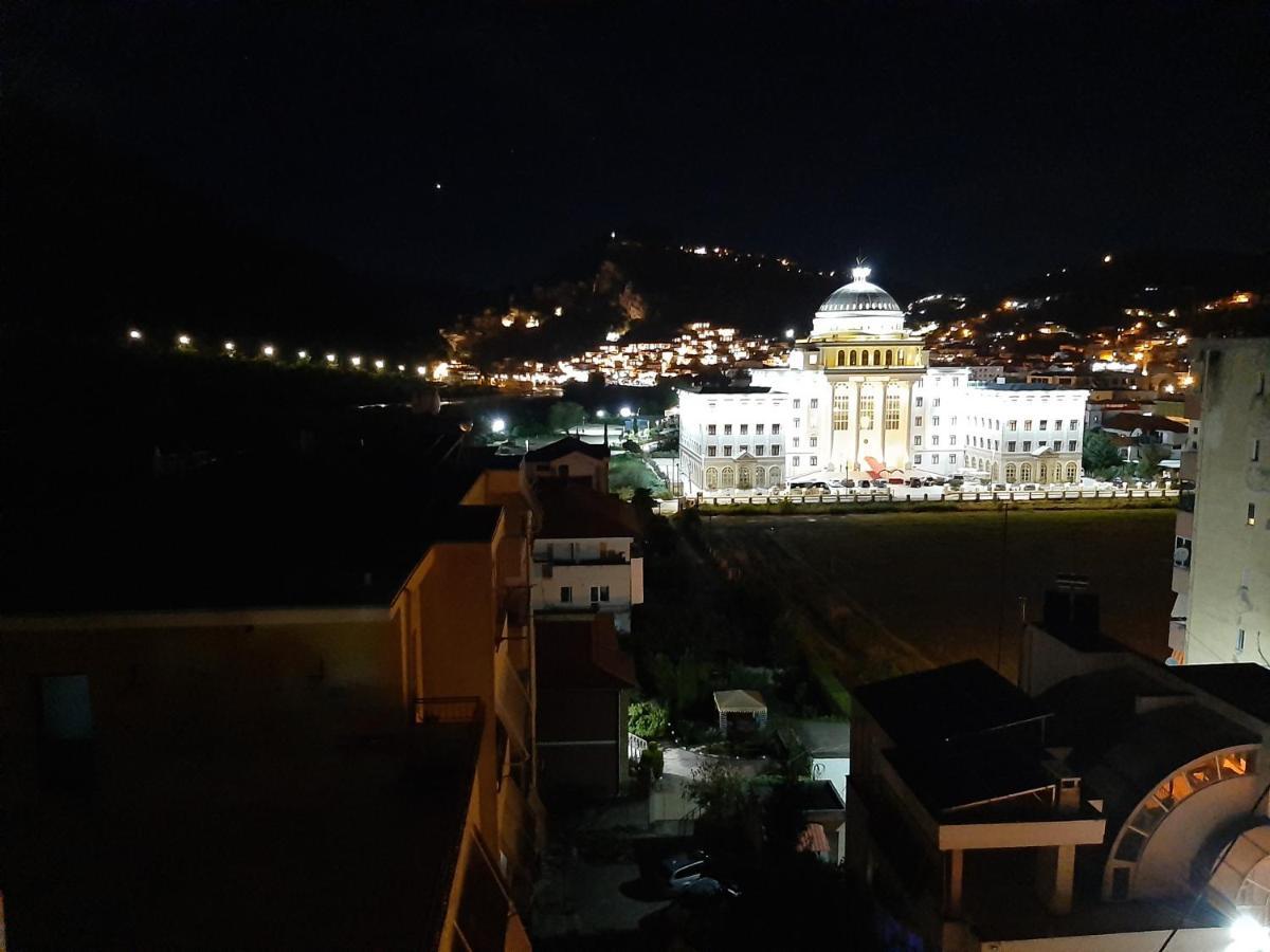 Apartament Egzoni City Center Apartment Berat Exterior photo