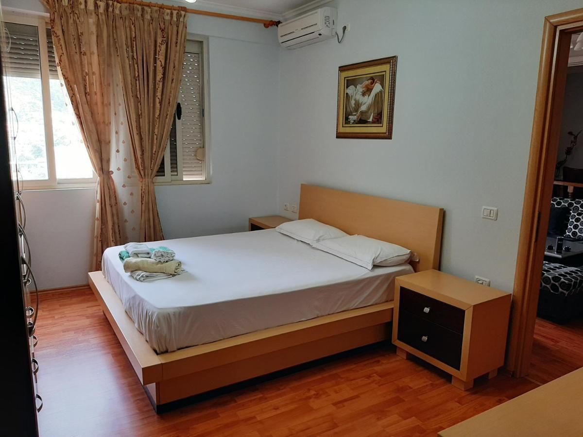 Apartament Egzoni City Center Apartment Berat Exterior photo