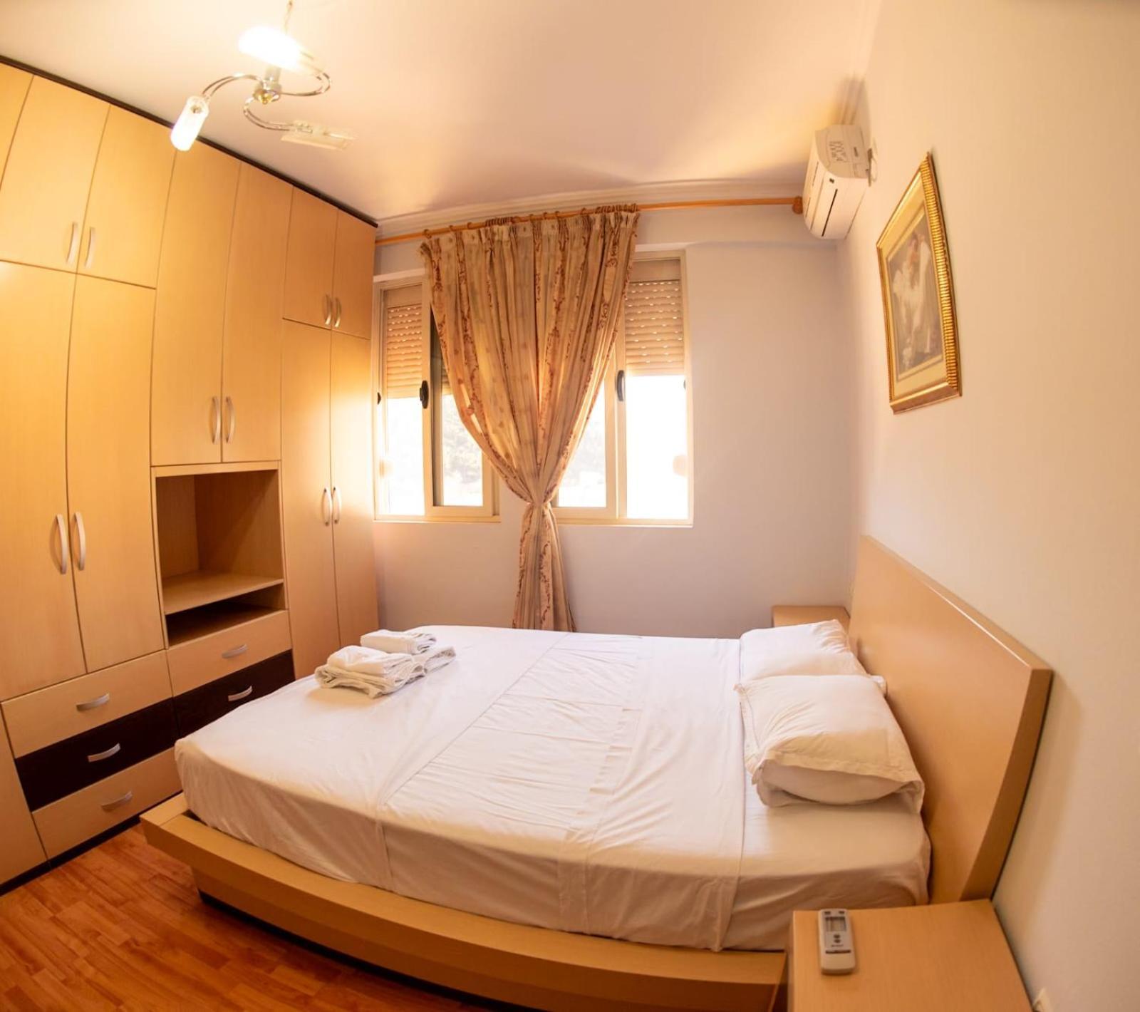 Apartament Egzoni City Center Apartment Berat Exterior photo