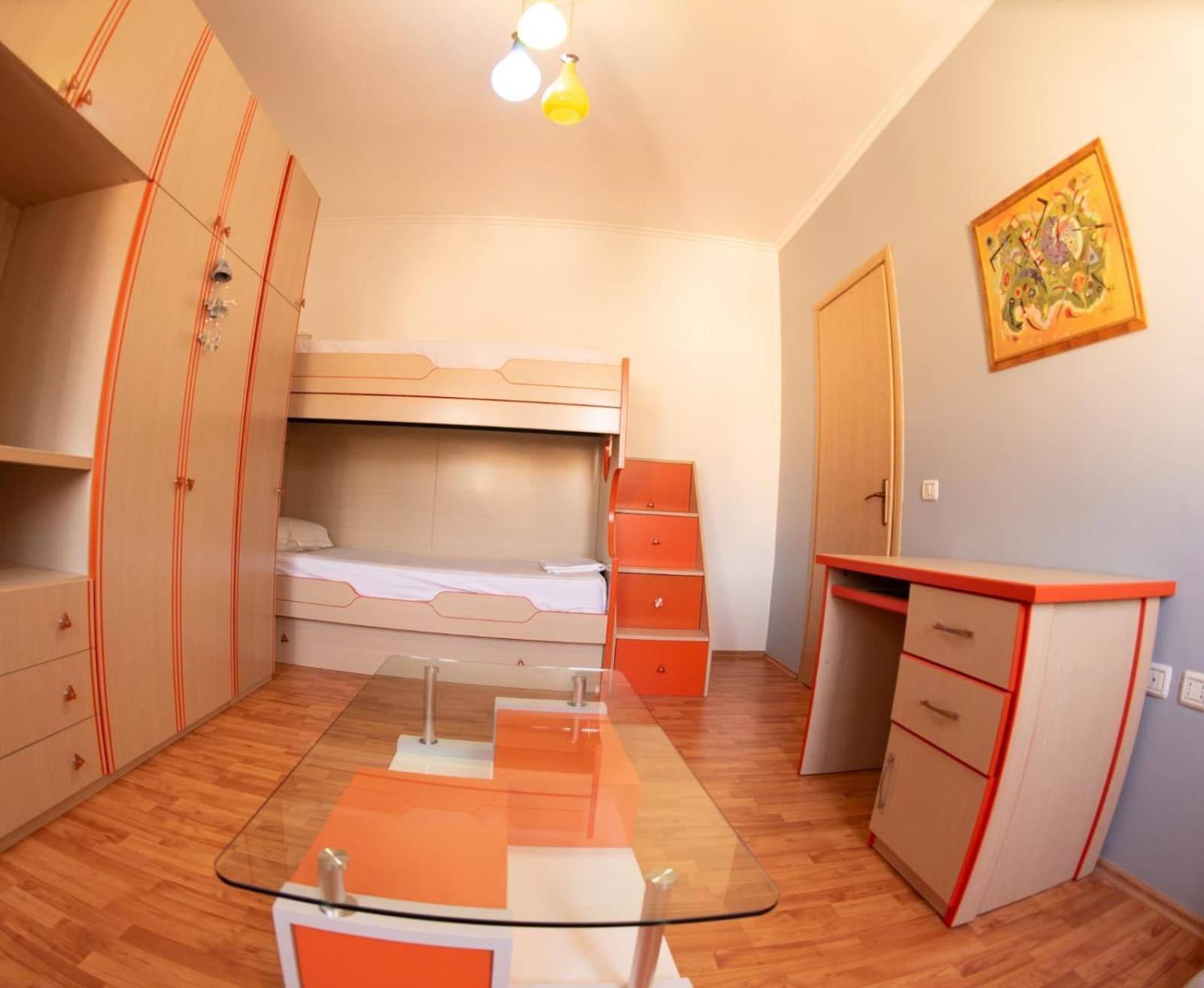 Apartament Egzoni City Center Apartment Berat Exterior photo