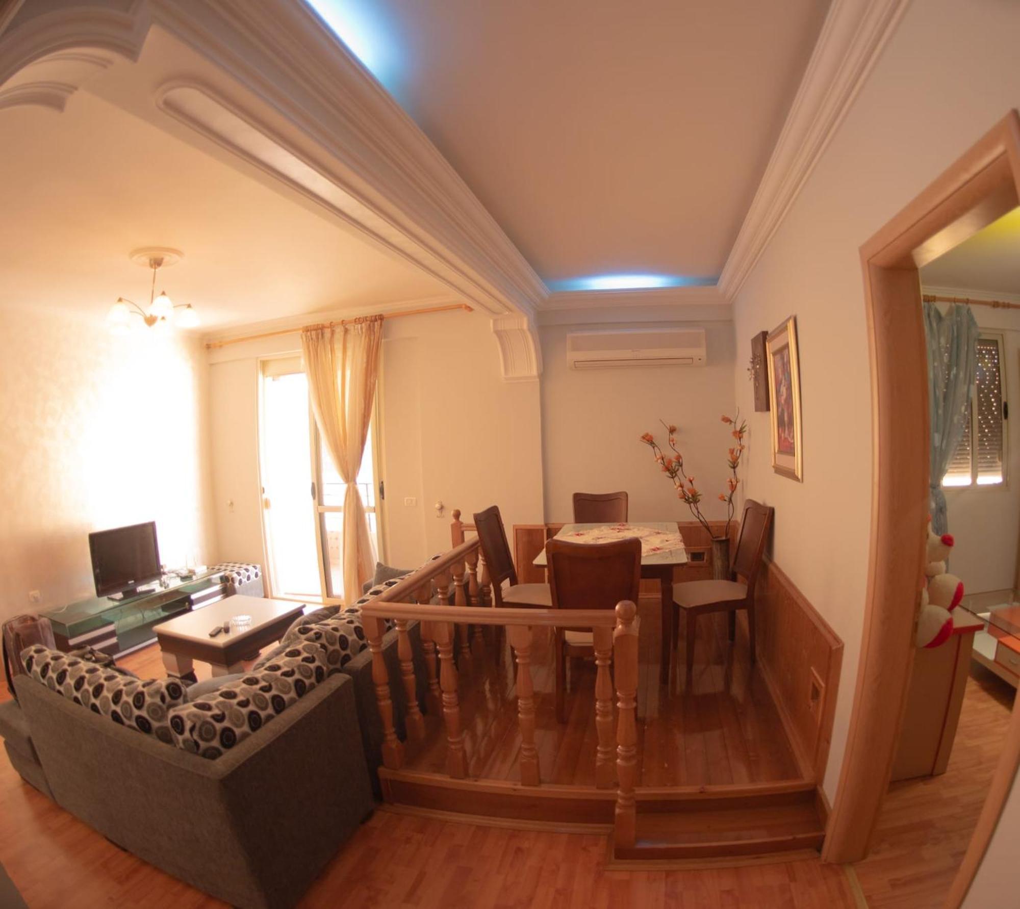 Apartament Egzoni City Center Apartment Berat Exterior photo